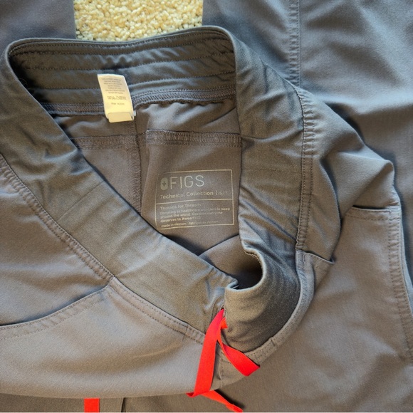 Figs Scrub Set - Picture 5 of 5